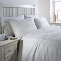 300 Thread Count Egyptian Cotton WideStripe Design Duvet Cover and Pillowcases Set